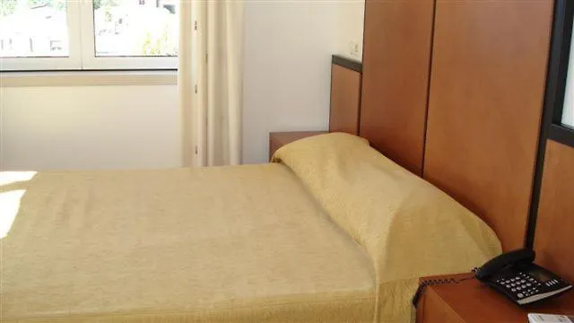 Nossa Senhora Do Pranto 3*